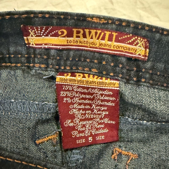 Women's Cropped Jeans in Dark Blue - Picture 2 of 7